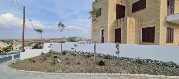 3 bedrooms Commercial property in Nicosia, Cyprus No. 19905 16