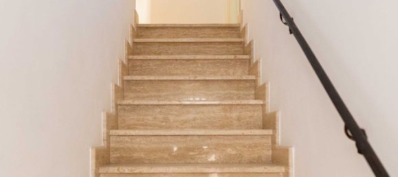 Дом с 7 комнатами в Кастелламмаре дель Гольфо, Италия № 253453 6