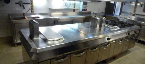 1000m² Commercial property in Coreglia Antelminelli, Italy No. 127761 4