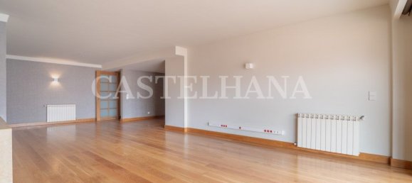 3 bedrooms Apartment in Porto, Portugal No. 97391 26