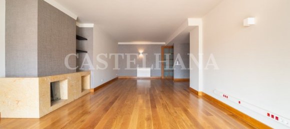3 bedrooms Apartment in Porto, Portugal No. 97391 7