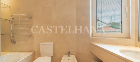 3 bedrooms Apartment in Porto, Portugal No. 97391 41