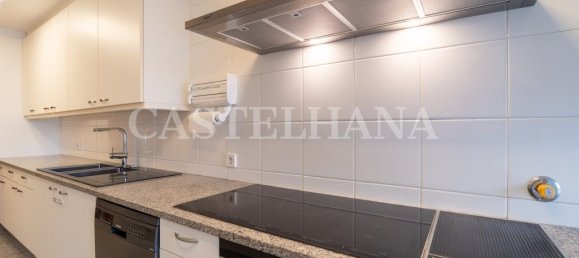 3 bedrooms Apartment in Porto, Portugal No. 97391 14