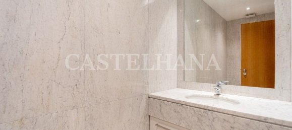 3 bedrooms Apartment in Porto, Portugal No. 97391 17