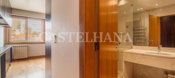 3 bedrooms Apartment in Porto, Portugal No. 97391 28