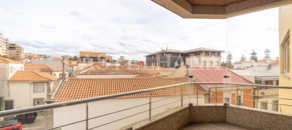 3 bedrooms Apartment in Porto, Portugal No. 97391 4