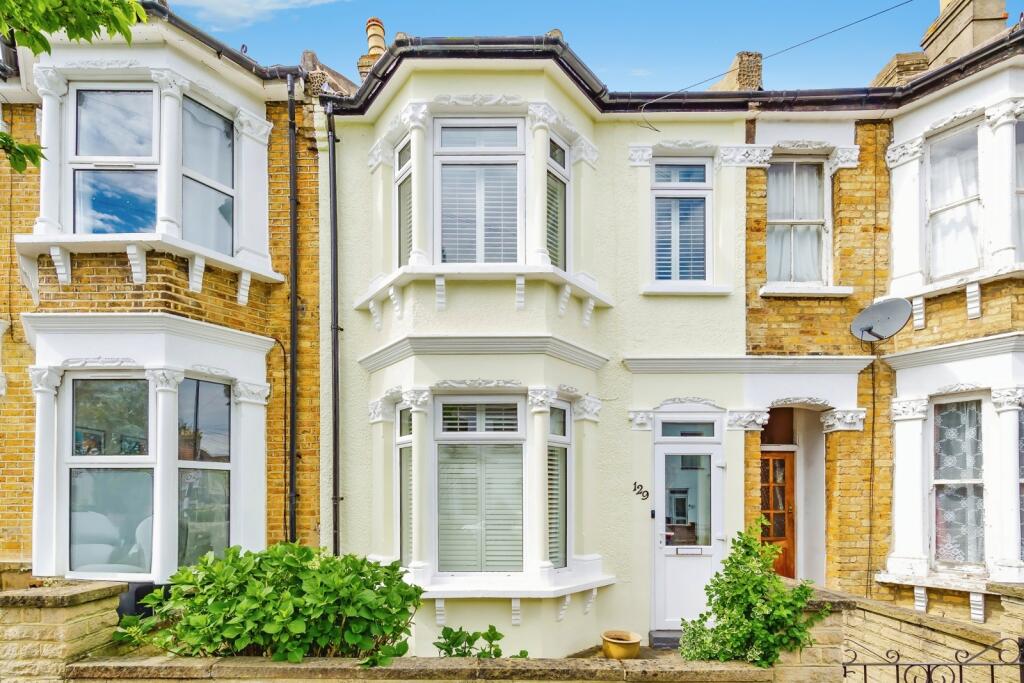 3 bedrooms House in London, United Kingdom No. 11586