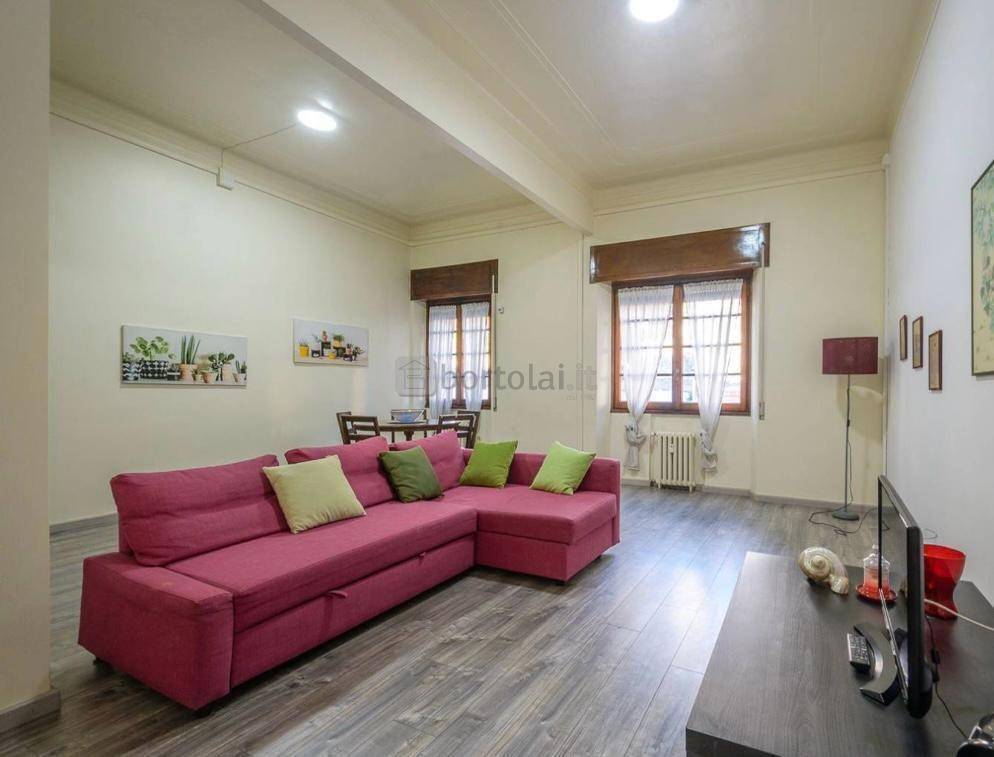 Apartamento de 3 dormitorios en Genoa, Italy No. 337250