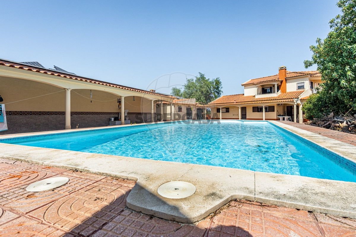 5 bedrooms House in Samora Correia, Portugal No. 223334