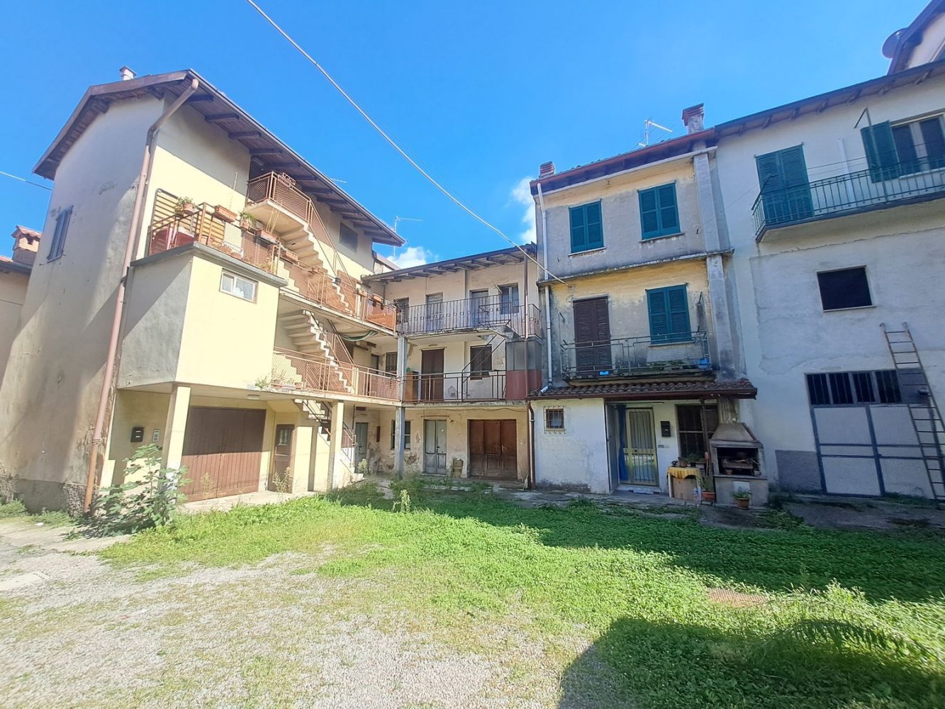 Дуплекс с 6 спальнями в Тревиоло, Италия № 361076