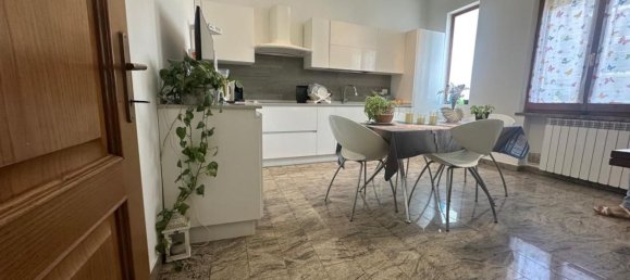 4 Schlafzimmer Wohnung in Empoli, Italy, Nr. 350934 12