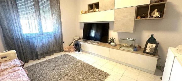 4 Schlafzimmer Wohnung in Empoli, Italy, Nr. 350934 18