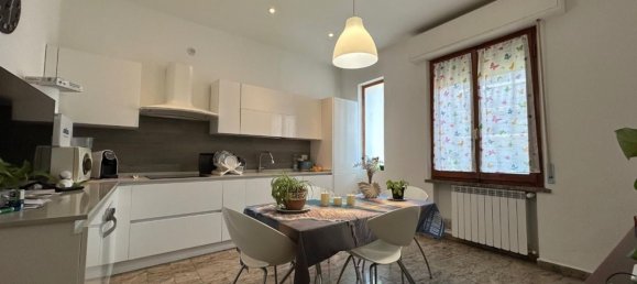 4 Schlafzimmer Wohnung in Empoli, Italy, Nr. 350934 2