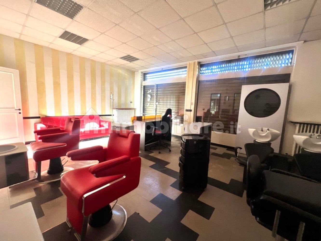 2-salle Propriété commerciale à San Giorgio su Legnano, Italy No. 158233