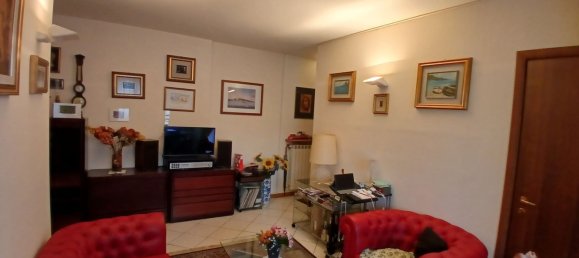 Apartamento de 3 habitaciónes en Bergamo, Italy No. 316097 2