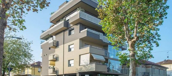 8-salle Penthouse à Voghera, Italy No. 21164 46