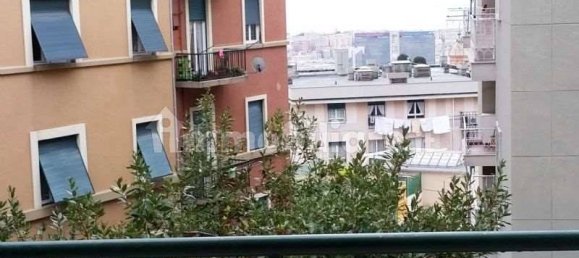 4 bedrooms Apartment in Genoa, Italy No. 90990 16