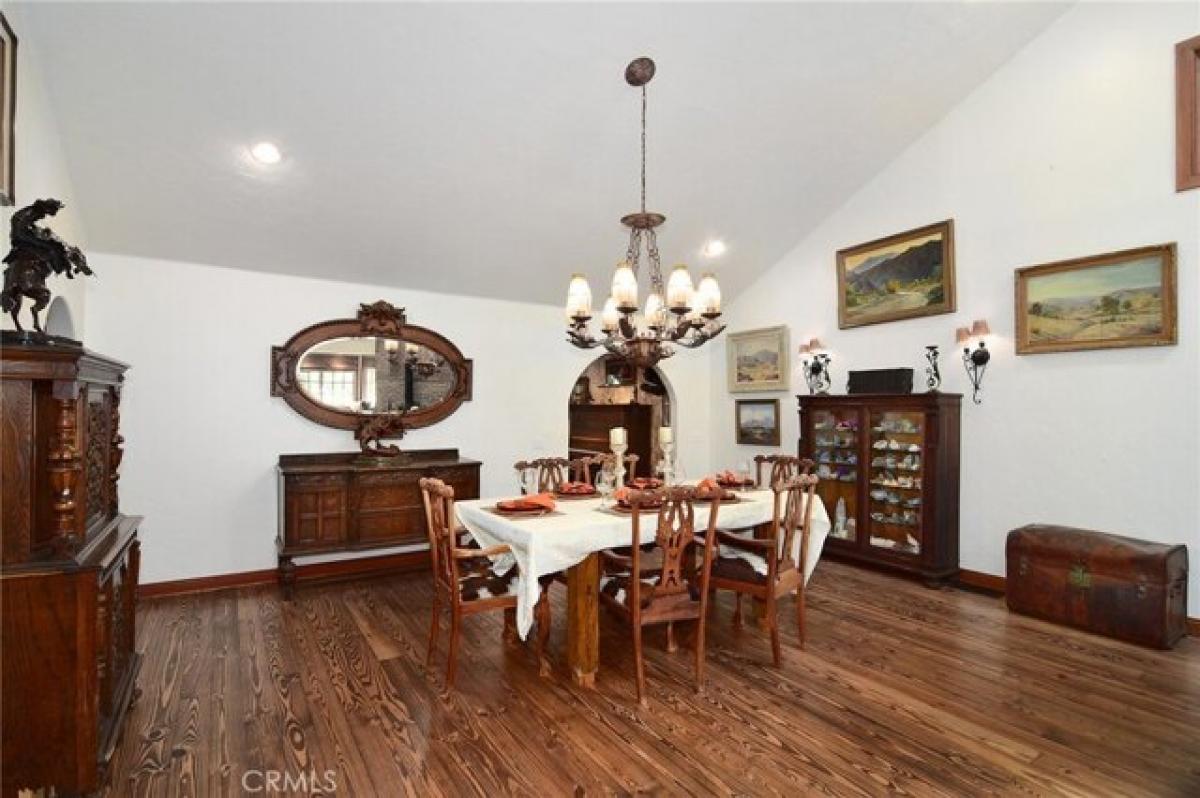 4 bedrooms House in Woodland Hills, USA No. 415220