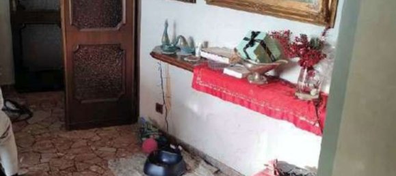 5 rooms Apartment in Cardano al Campo, Italy No. 12967 16