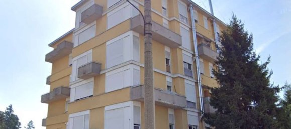 5 rooms Apartment in Cardano al Campo, Italy No. 12967 15