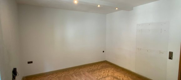 Здание с 14 комнатами в Зале-Орла, Германия № 124948 11