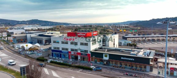 Gewerbliche Immobilie in Affi, Italy 380m², Nr. 59583 9