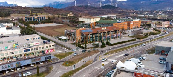 Gewerbliche Immobilie in Affi, Italy 380m², Nr. 59583 7