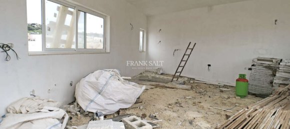 2 bedrooms Penthouse in Saint Paul's Bay, Malta No. 1260 3