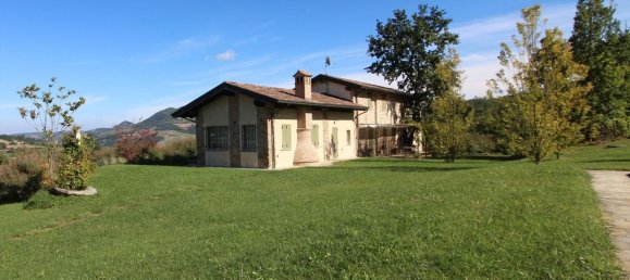 10 rooms House in Pianello Val Tidone, Italy No. 88346 2