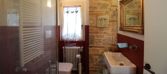 10 rooms House in Pianello Val Tidone, Italy No. 88346 24