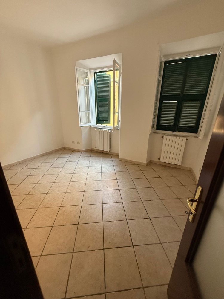 3 rooms Apartment in Massa, Italy No. 45956