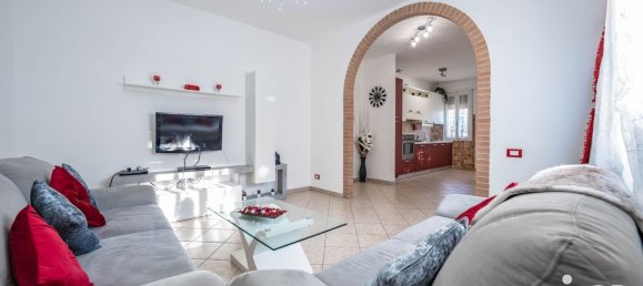 3 bedrooms House in Riva del Po, Italy No. 337422 4