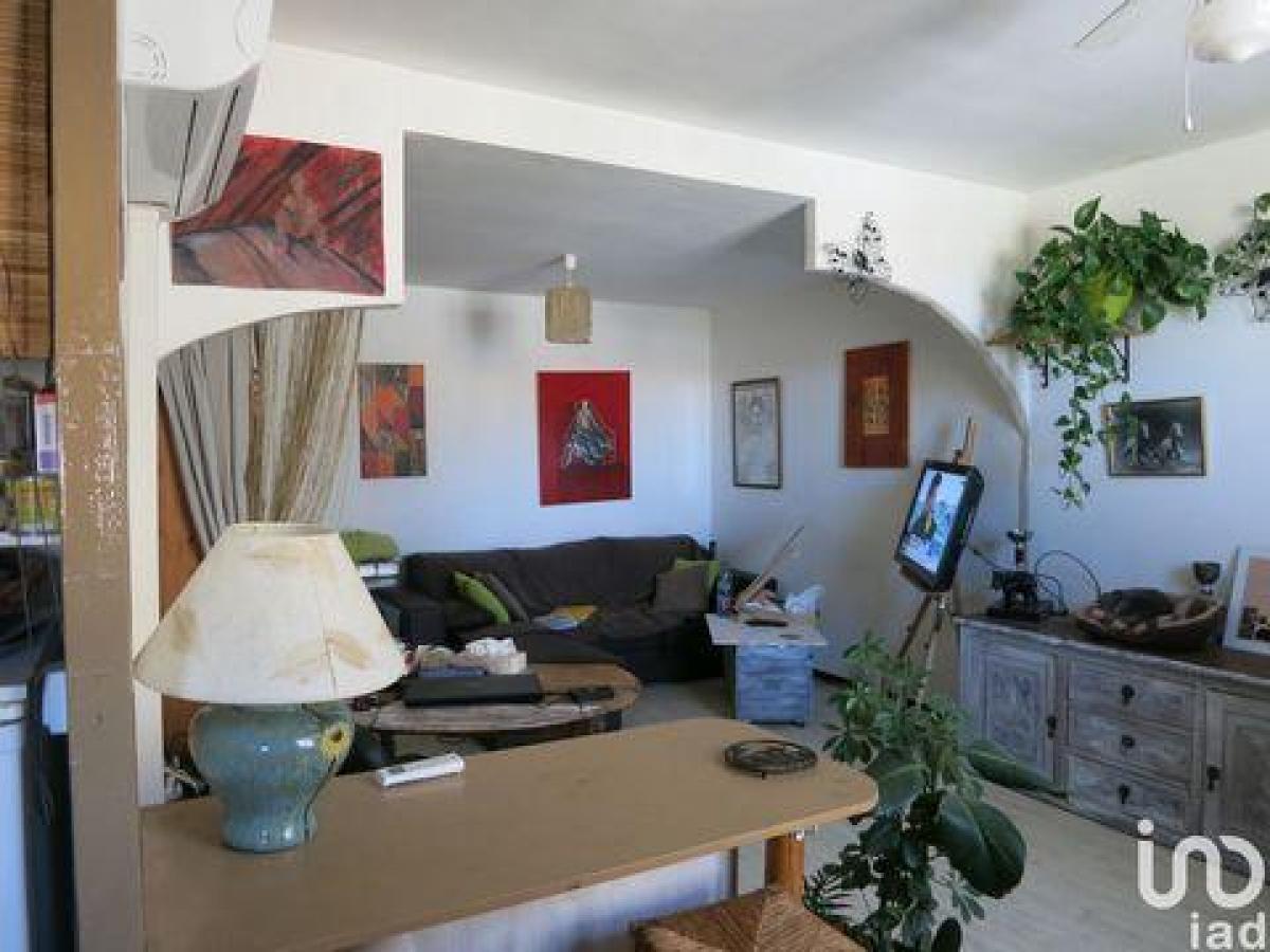 Studio in the Condo in Vauvert, France No. 28174