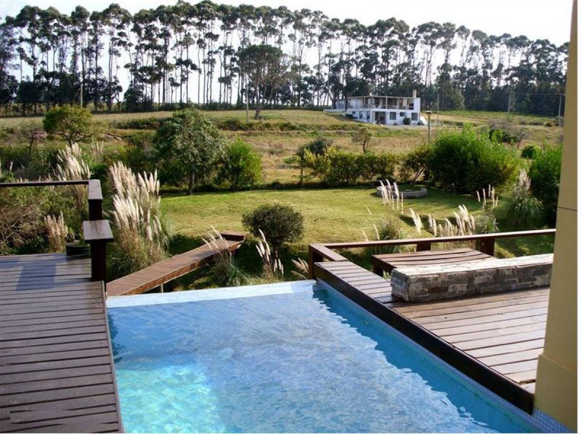 3 bedrooms House in Maldonado, Uruguay No. 4183