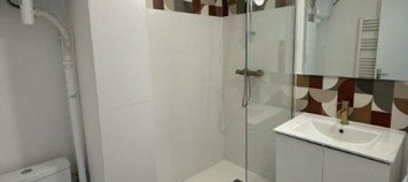 1 bedroom Apartment in Paris, France No. 314838 2