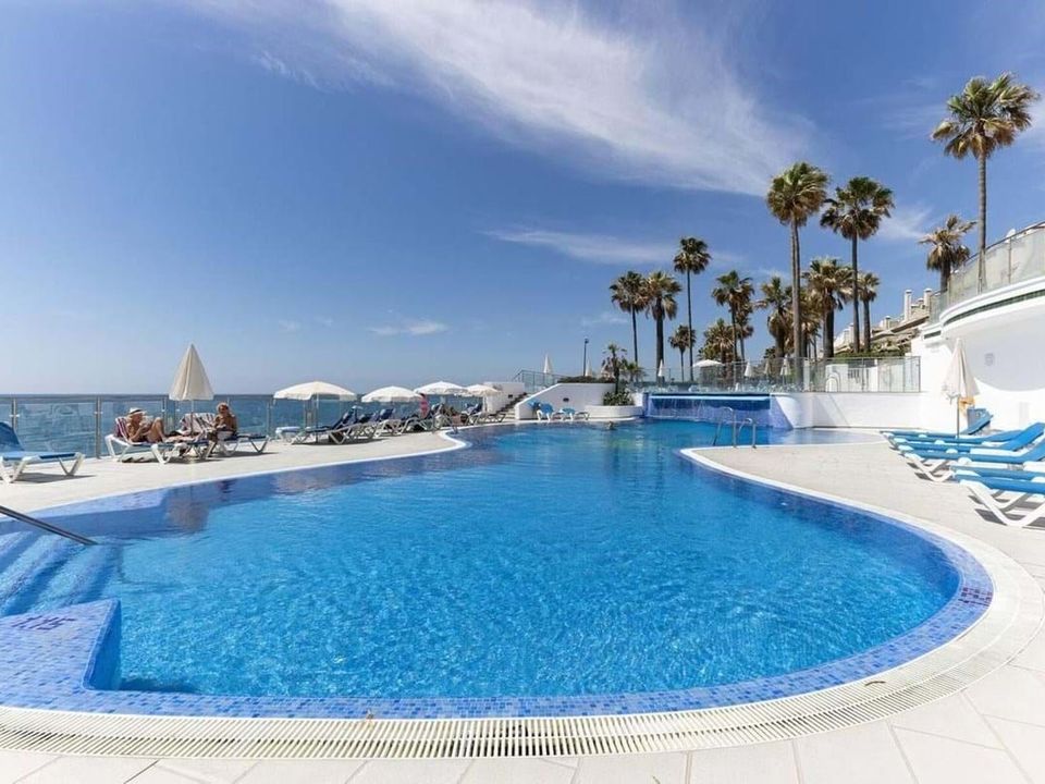 2 bedrooms Apartment in Estepona, Spain No. 238132