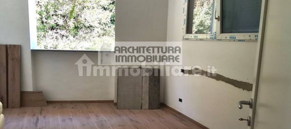 Квартира с 1 спальней в Варацце, Италия № 265291 4