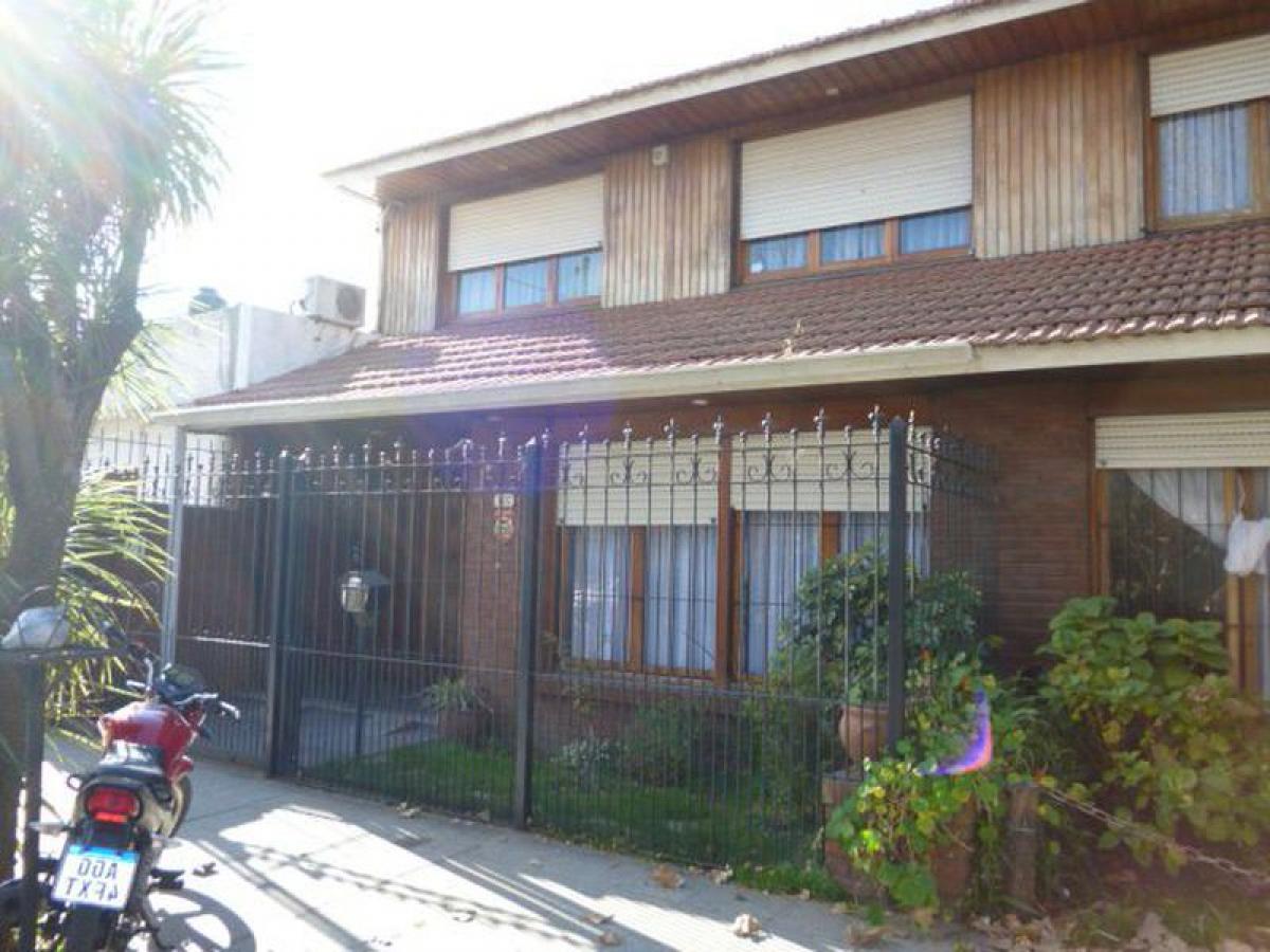 3 bedrooms House in Mar del Plata, Argentina No. 75286