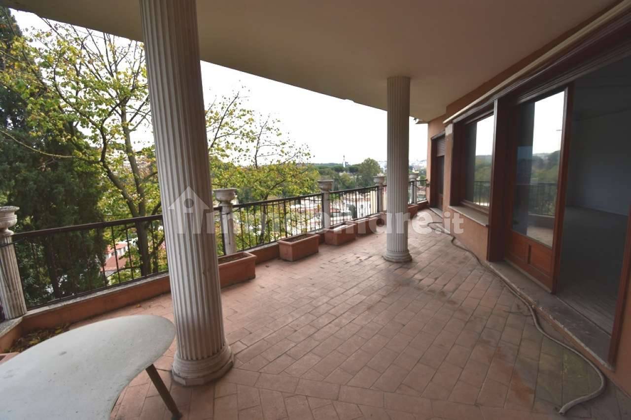 Пентхаус с 3 спальнями в Рим, Италия № 83803