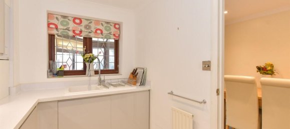 3 bedrooms House in Essex, United Kingdom No. 4145 9