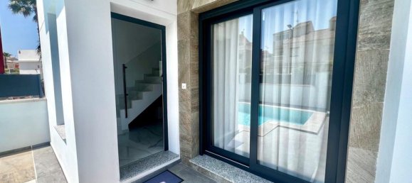 3 bedrooms Villa in Torrevieja, Spain No. 177175 5