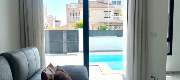 3 bedrooms Villa in Torrevieja, Spain No. 177175 10