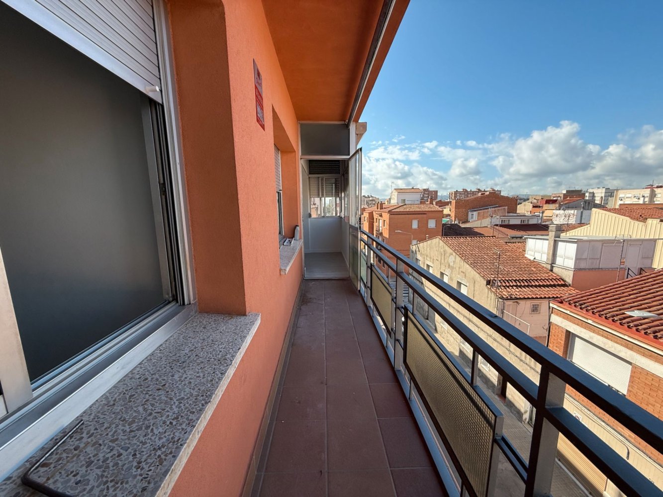 Apartamento de 3 dormitorios en Sabadell, Spain No. 250159