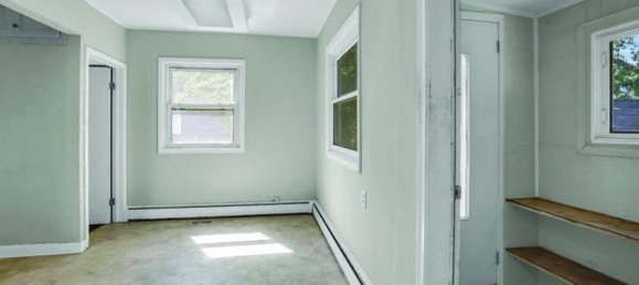 3 bedrooms House in Grimsby, Canada No. 729 12