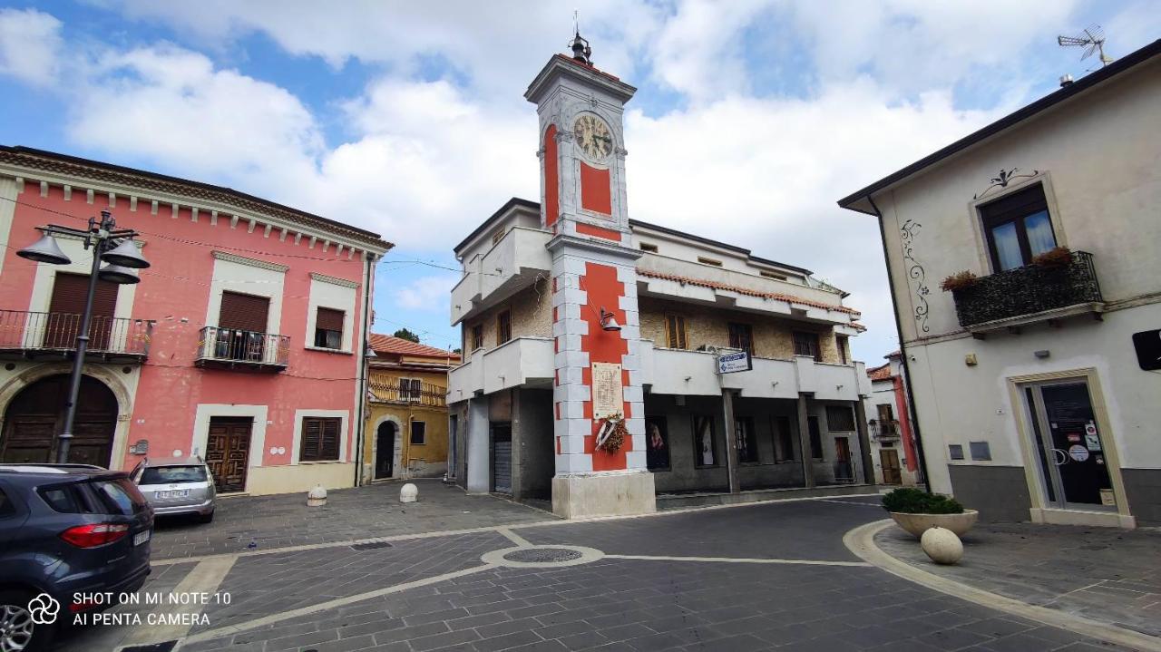 12-Zimmer Gebäude in Rotondi, Italy, Nr. 19790