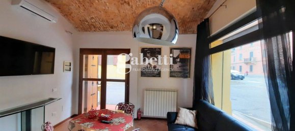 1 bedroom Apartment in Bologna, Italy No. 317788 2