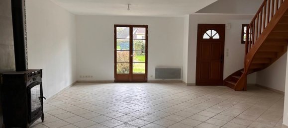 Casa de 4 dormitorios en Badecon-le-Pin, France No. 51615 3