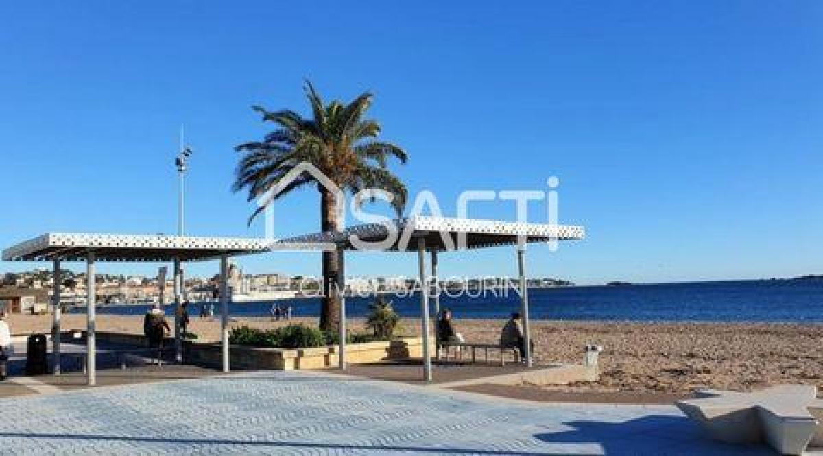 Apartamento de 2 dormitorios en Frejus, France No. 14996
