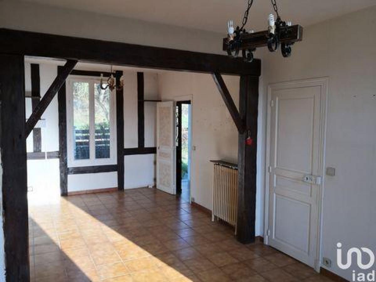 2 bedrooms House in Auxerre, France No. 7449