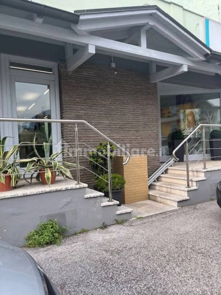 Propiedad comercial de 1 habitación en San Michele all'Adige, Italy No. 321200
